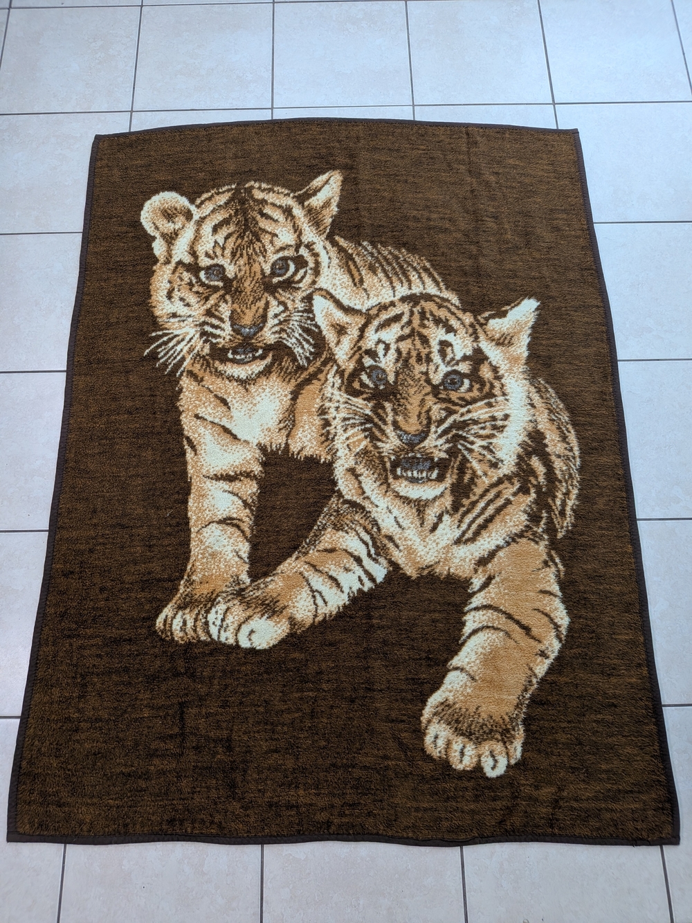 Vintage Plush Tiger Cubs Throw Blanket in Brown